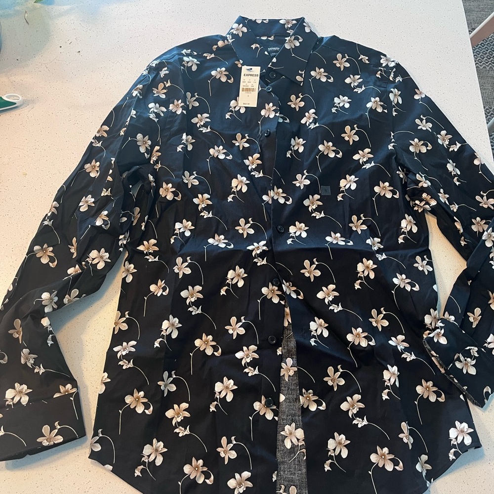 Express - Men’s Floral Black Button up Small Slim fit